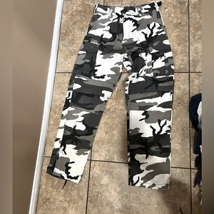 Men’s Camo Cargo Pants